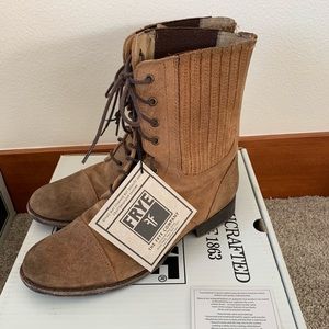 Frye Erin Gore Lace boot (color tan) in size 8.5.